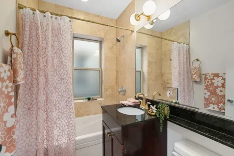 3916 West Cortland Street Chicago IL 60647