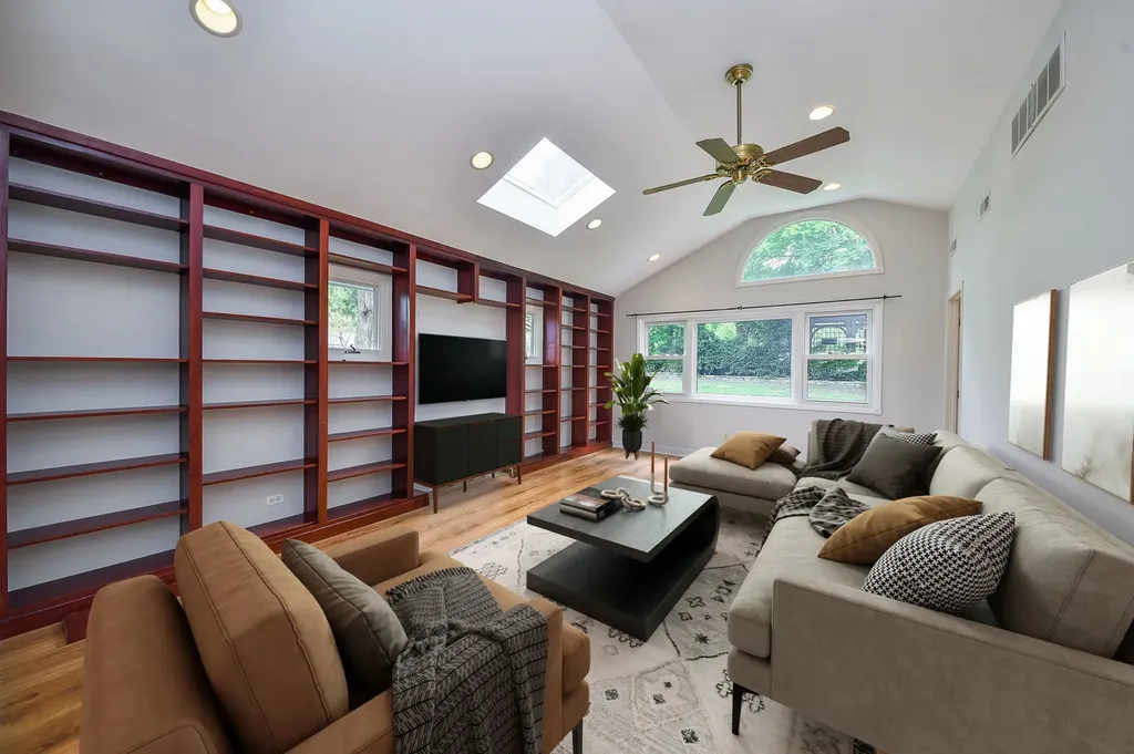 532 Ranch Road Wheaton IL 60187