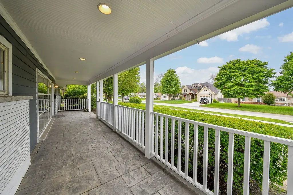 532 Ranch Road Wheaton IL 60187