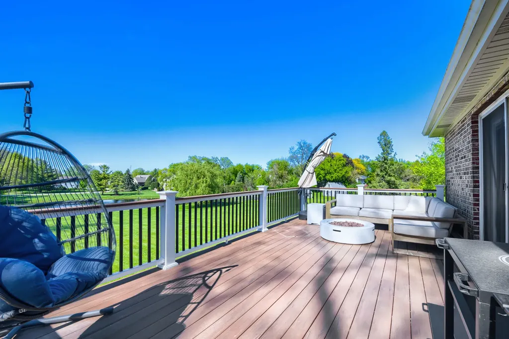 22888 West North Lakewood Lane Lake Zurich IL 60047