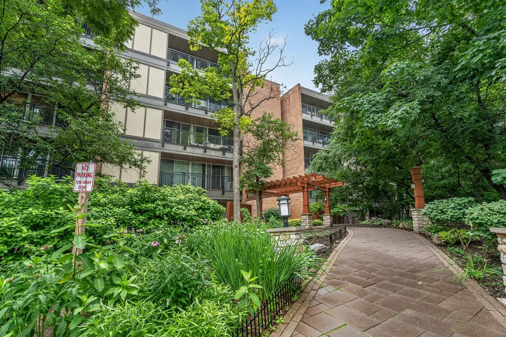 5900 Oakwood Drive Lisle IL 60532