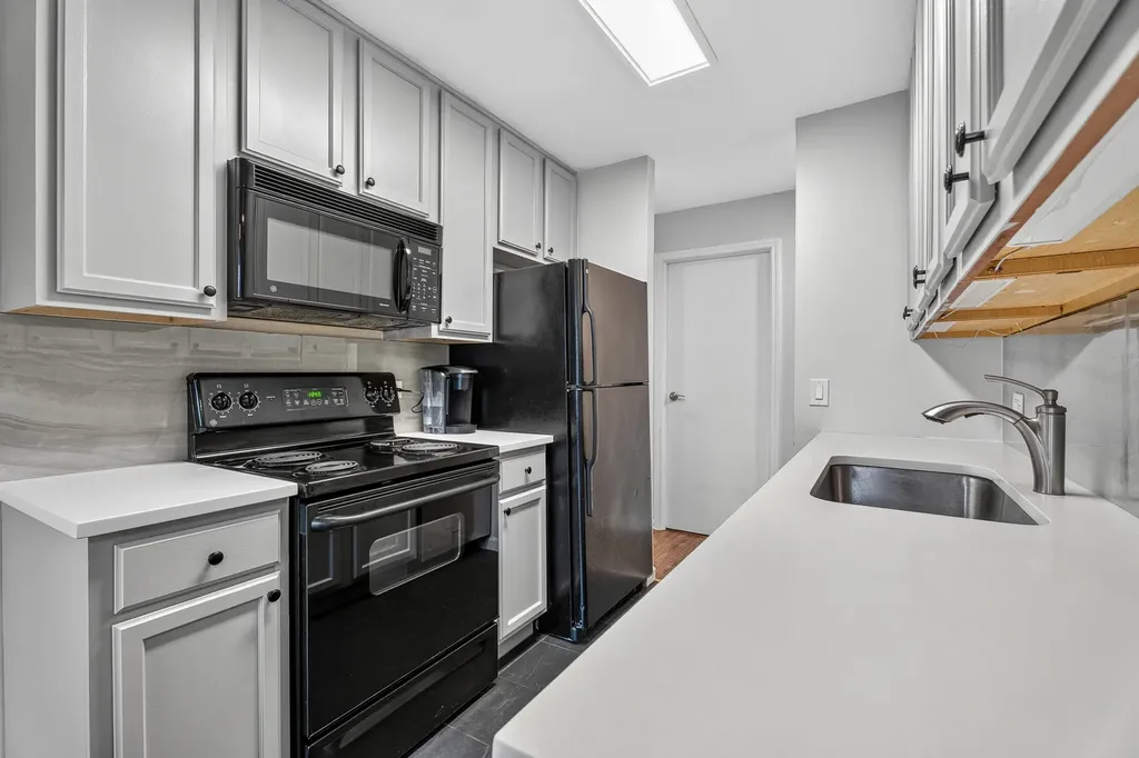 5900 Oakwood Drive Lisle IL 60532