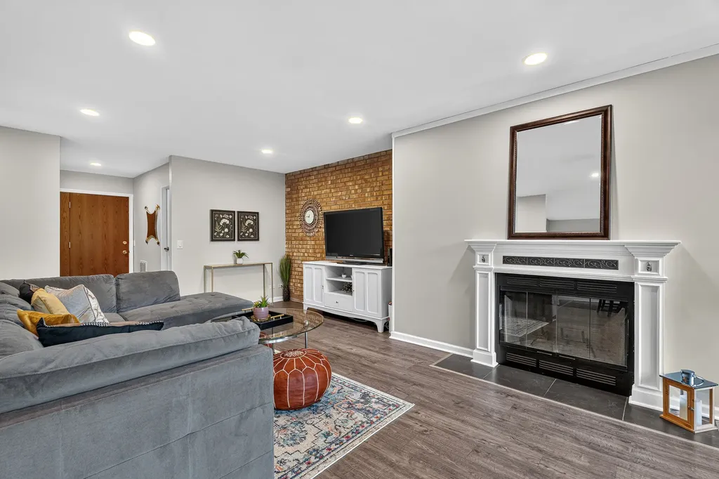 5900 Oakwood Drive Lisle IL 60532