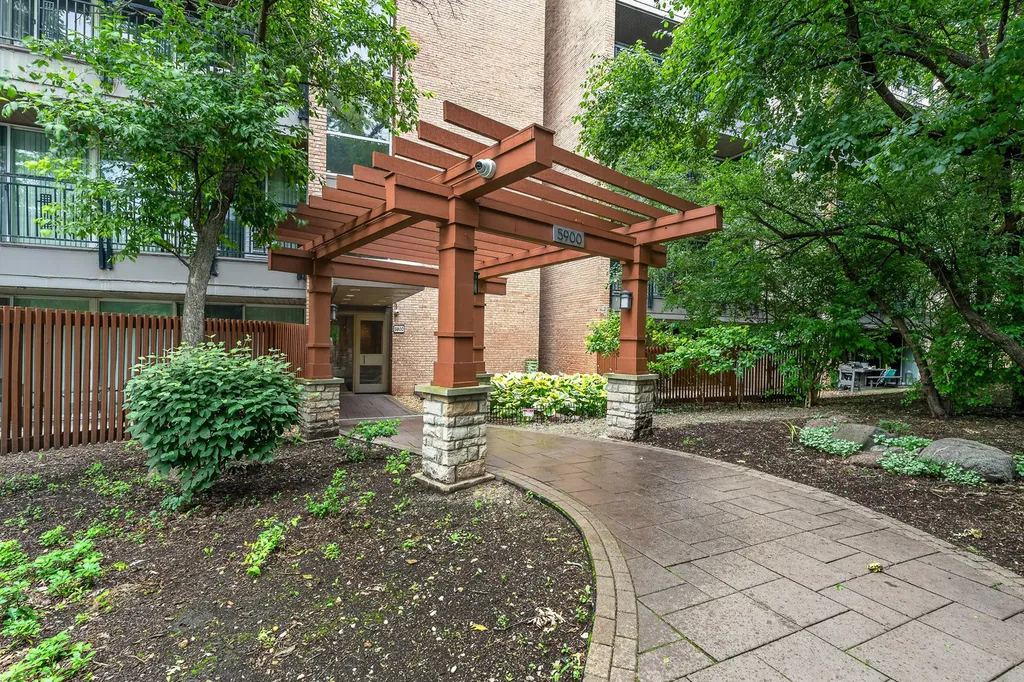 5900 Oakwood Drive Lisle IL 60532