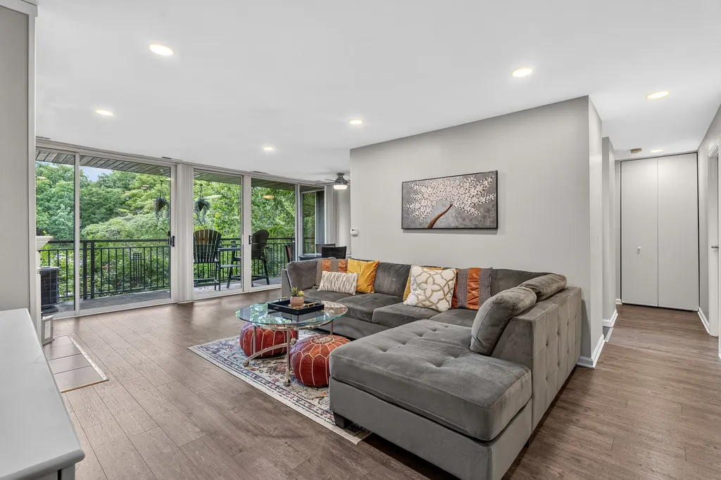 5900 Oakwood Drive Lisle IL 60532
