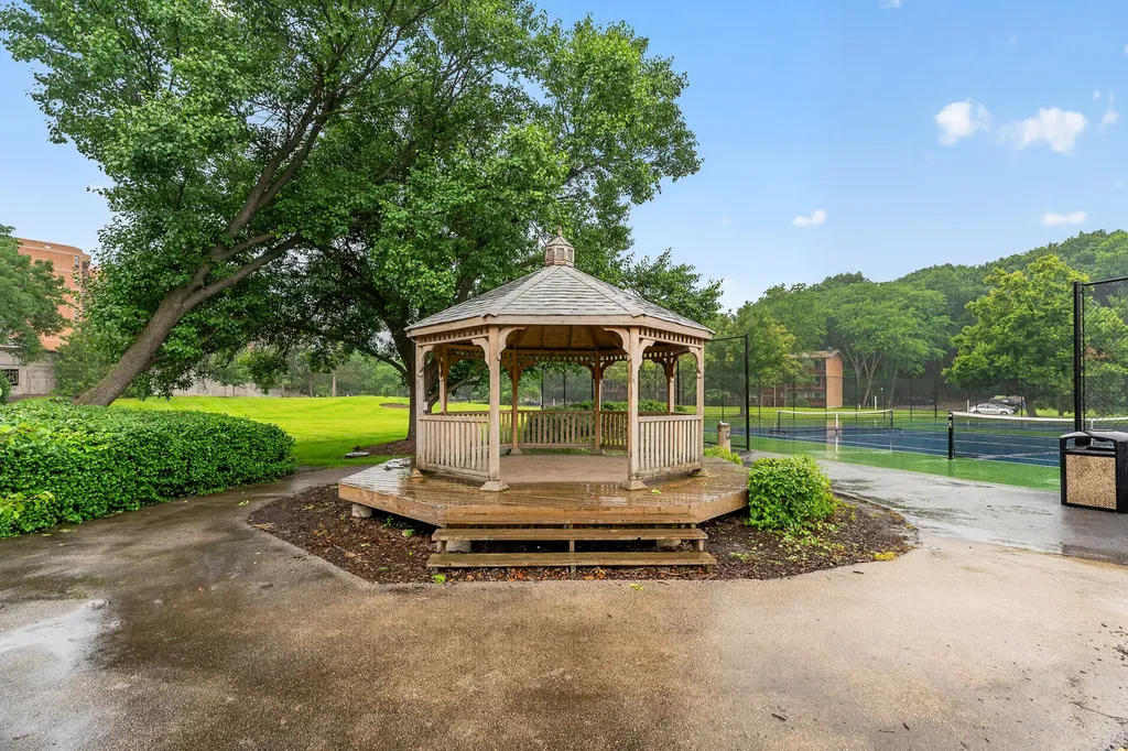 5900 Oakwood Drive Lisle IL 60532