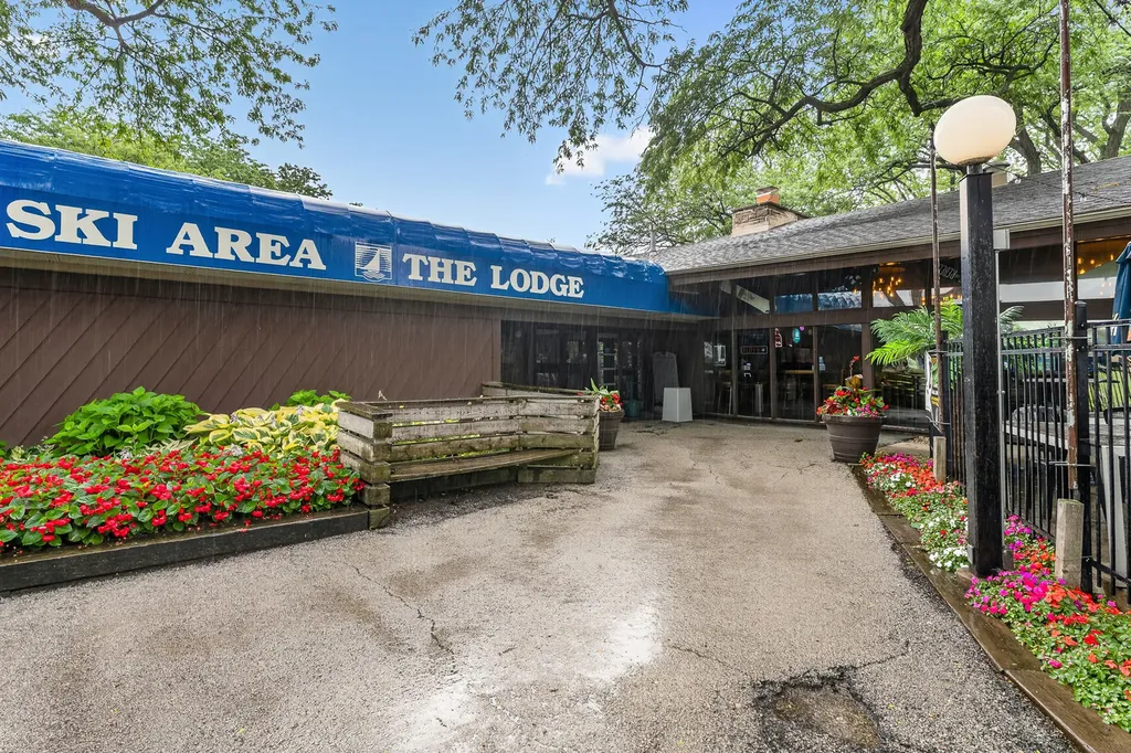 5900 Oakwood Drive Lisle IL 60532