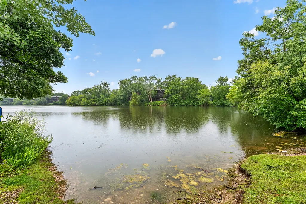 5900 Oakwood Drive Lisle IL 60532
