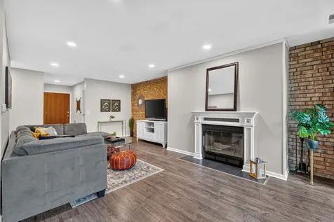 5900 Oakwood Drive Lisle IL 60532