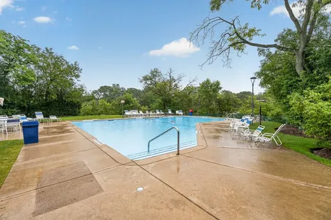 5900 Oakwood Drive Lisle IL 60532