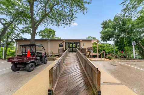 5900 Oakwood Drive Lisle IL 60532