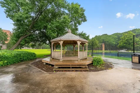 5900 Oakwood Drive Lisle IL 60532