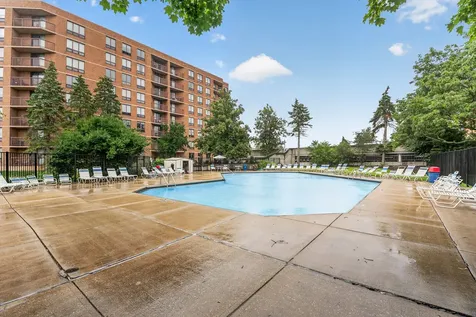 5900 Oakwood Drive Lisle IL 60532