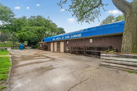 5900 Oakwood Drive Lisle IL 60532