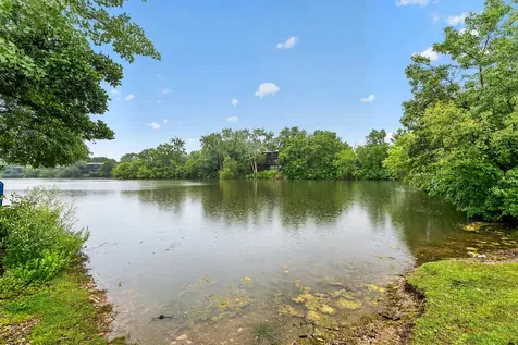 5900 Oakwood Drive Lisle IL 60532