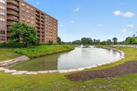 5900 Oakwood Drive Lisle IL 60532