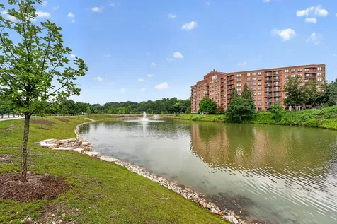 5900 Oakwood Drive Lisle IL 60532