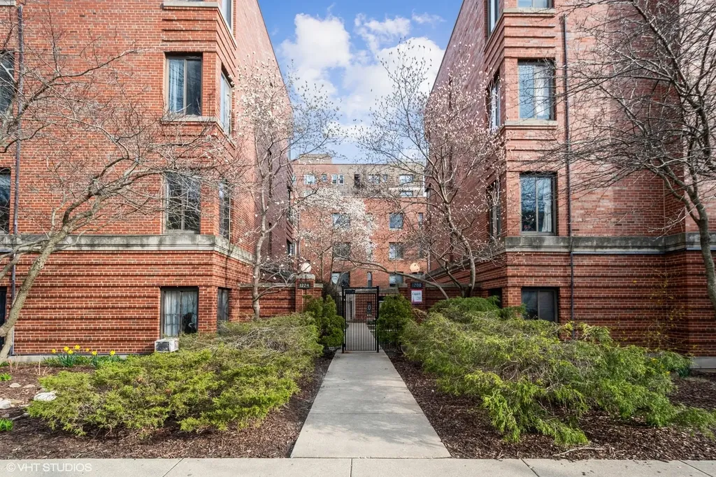 1224 West Chase Avenue Chicago IL 60626