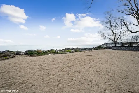 1224 West Chase Avenue Chicago IL 60626