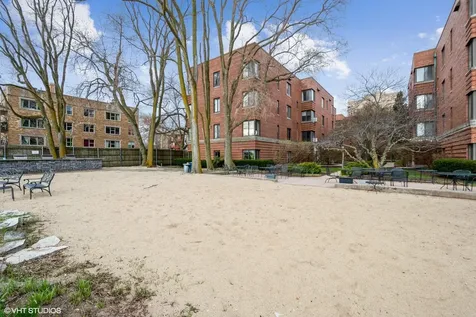 1224 West Chase Avenue Chicago IL 60626