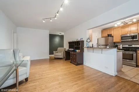 1224 West Chase Avenue Chicago IL 60626