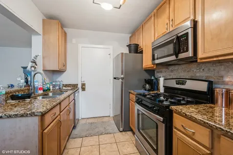 1224 West Chase Avenue Chicago IL 60626