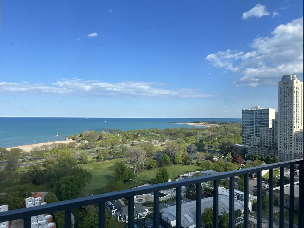5320 North Sheridan Road Chicago IL 60640