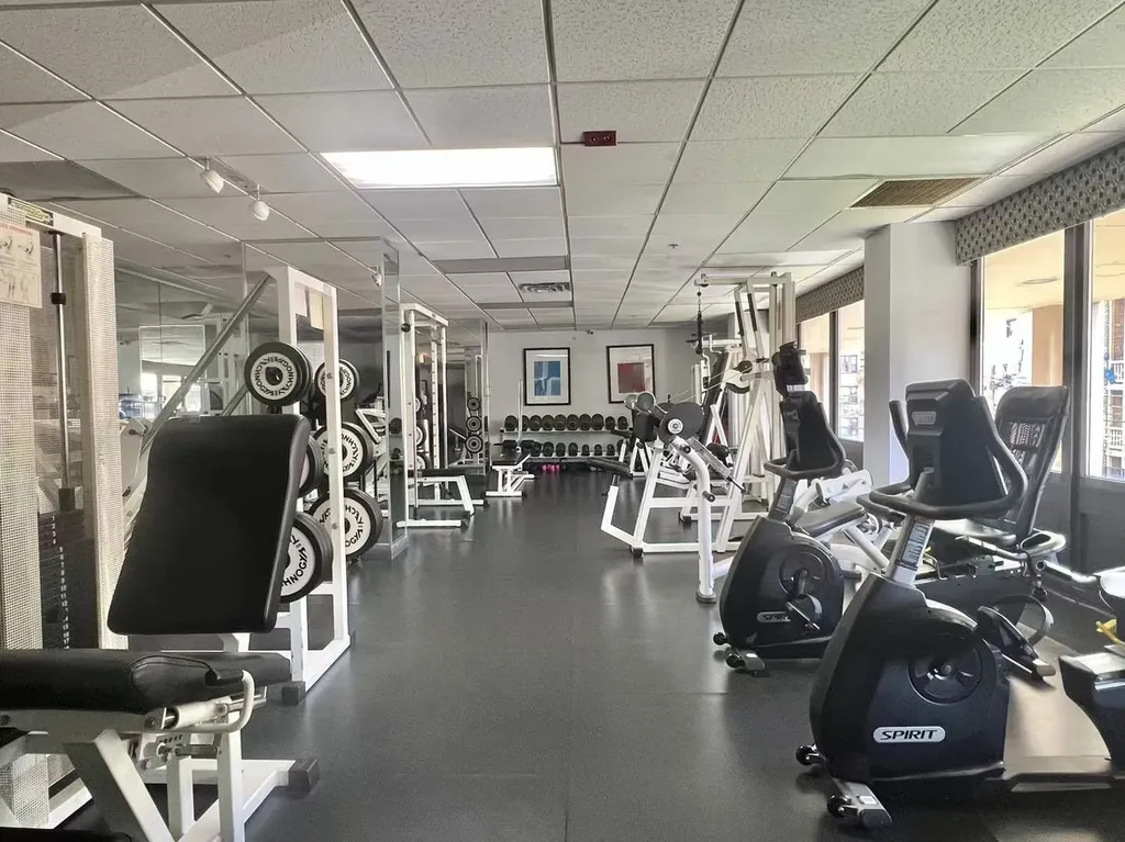 5320 North Sheridan Road Chicago IL 60640
