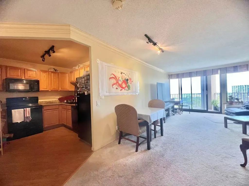 5320 North Sheridan Road Chicago IL 60640
