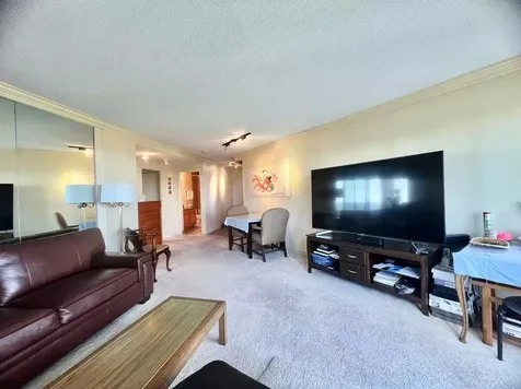 5320 North Sheridan Road Chicago IL 60640