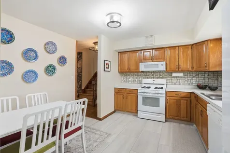 1308 East Thayer Street Mount Prospect IL 60056