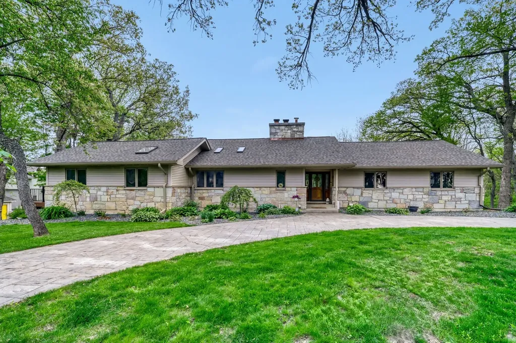 39W526 Lori Lane Elgin IL 60124