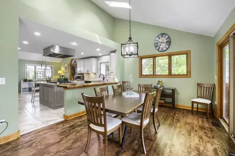 39W526 Lori Lane Elgin IL 60124