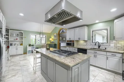 39W526 Lori Lane Elgin IL 60124