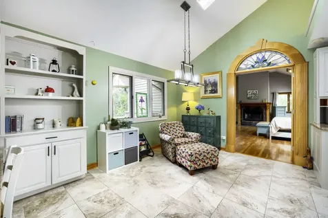 39W526 Lori Lane Elgin IL 60124