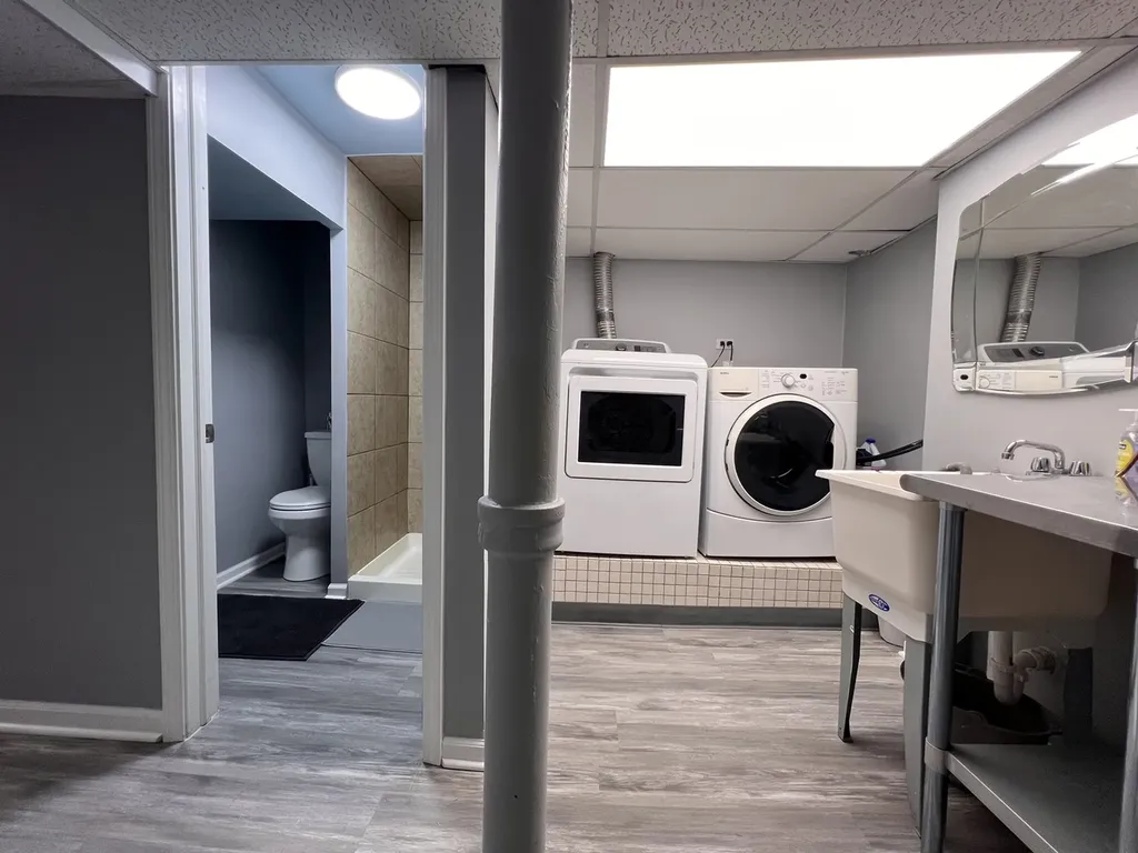 6457 South Long Avenue Chicago IL 60638