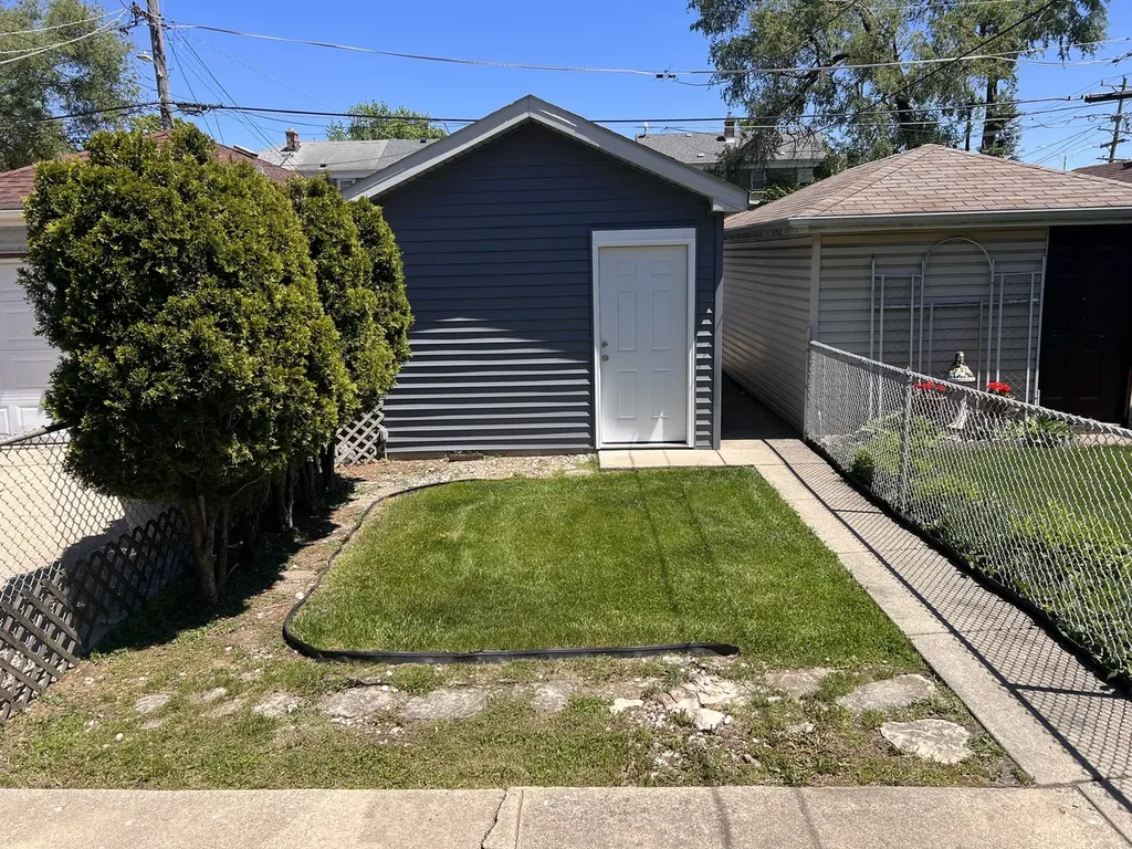 6457 South Long Avenue Chicago IL 60638
