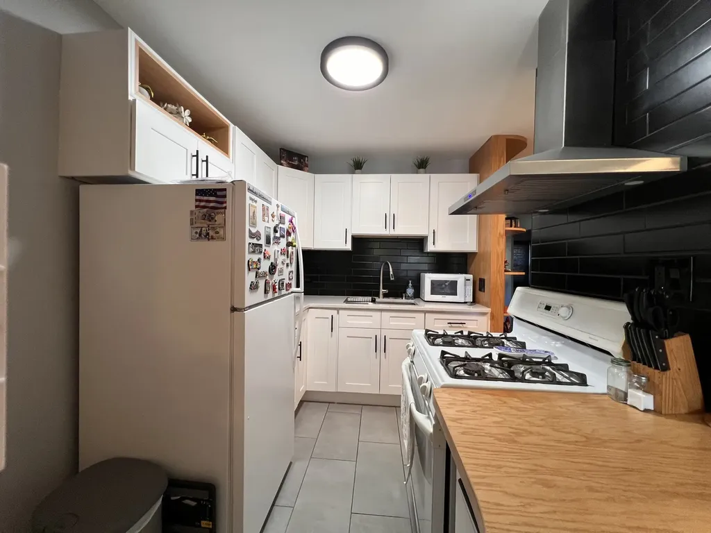 6457 South Long Avenue Chicago IL 60638