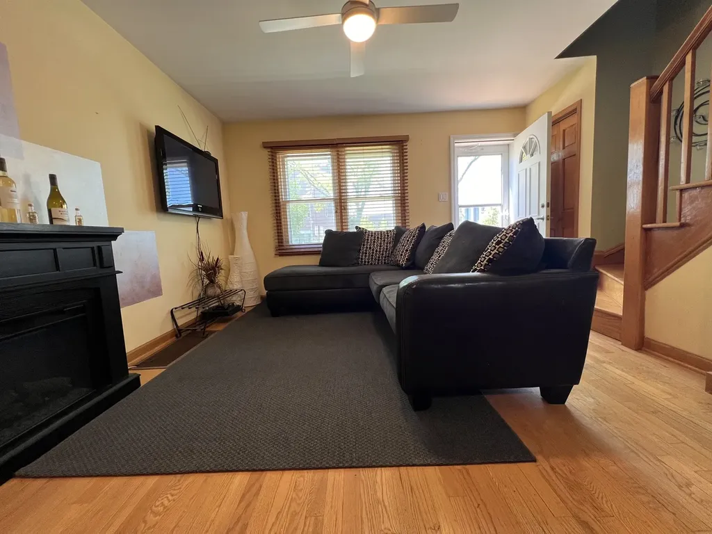 6457 South Long Avenue Chicago IL 60638