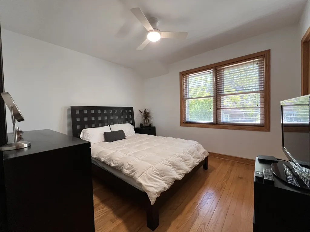 6457 South Long Avenue Chicago IL 60638