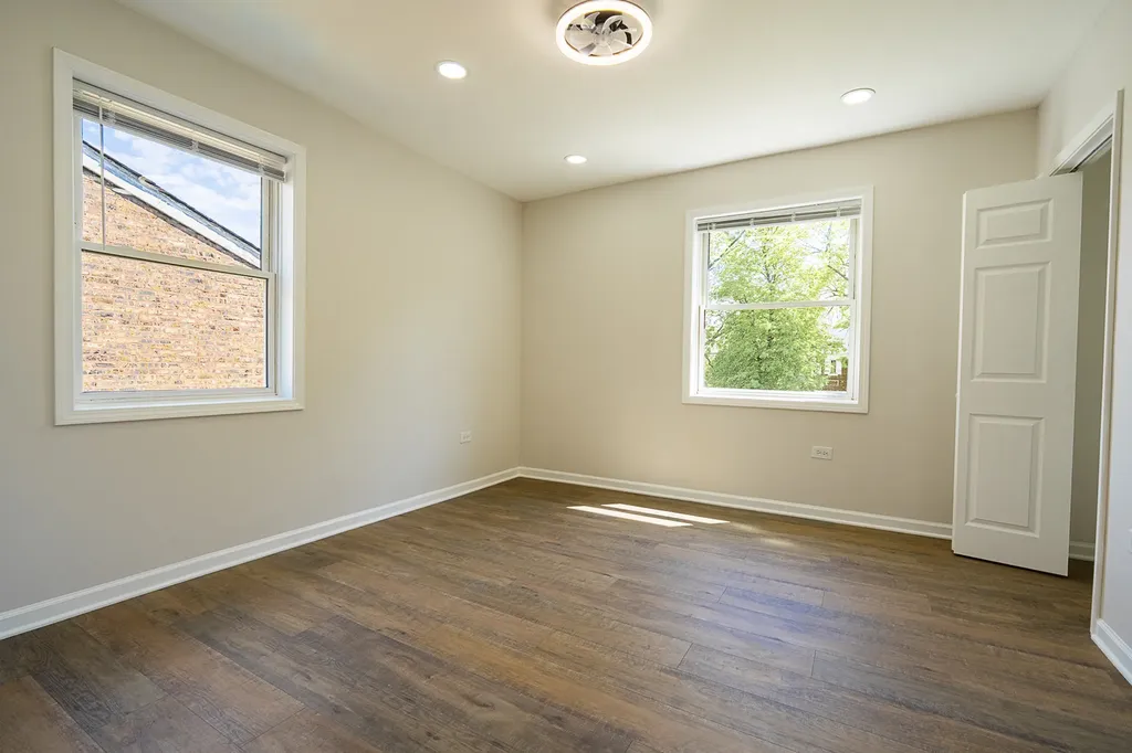 734 East 105th Street Chicago IL 60628