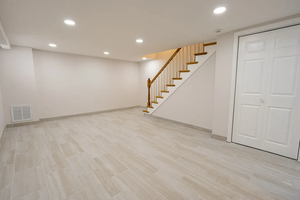 734 East 105th Street Chicago IL 60628