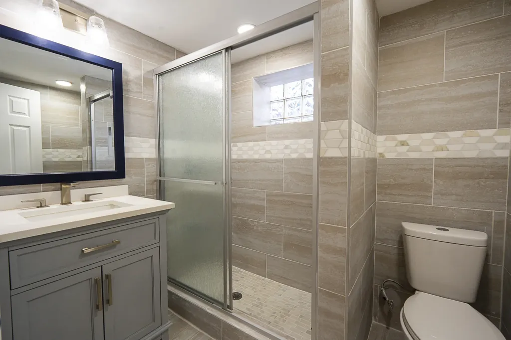 734 East 105th Street Chicago IL 60628