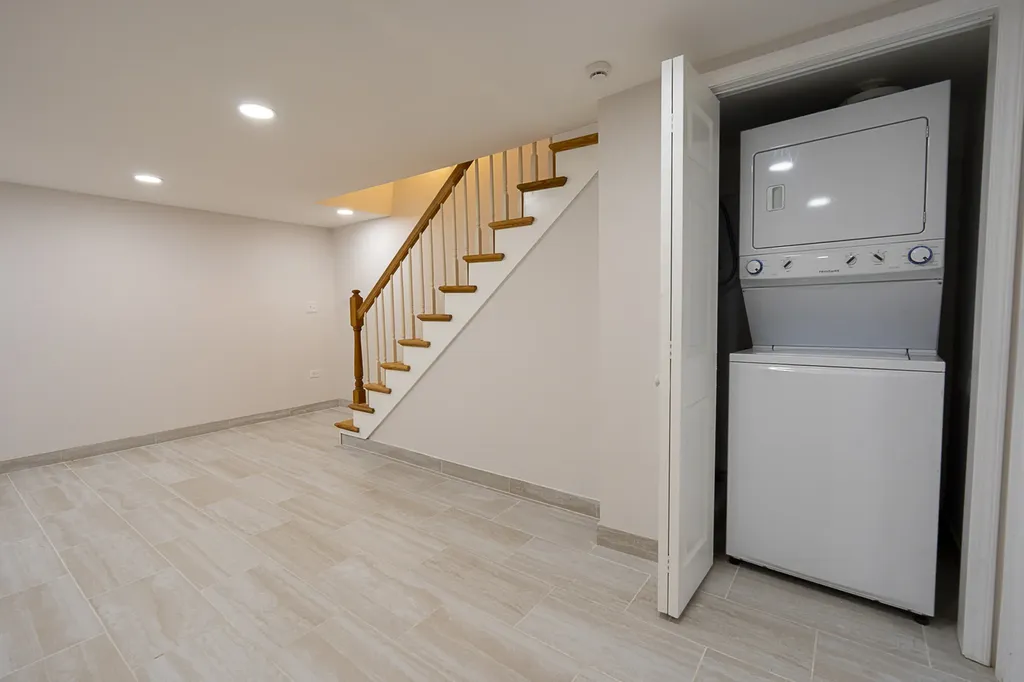 734 East 105th Street Chicago IL 60628