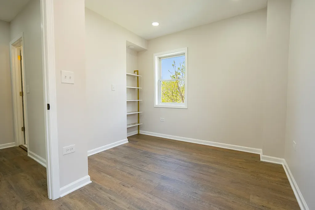 734 East 105th Street Chicago IL 60628