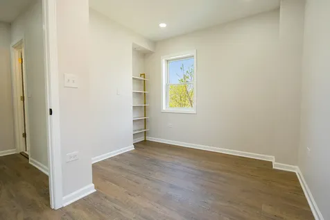 734 East 105th Street Chicago IL 60628