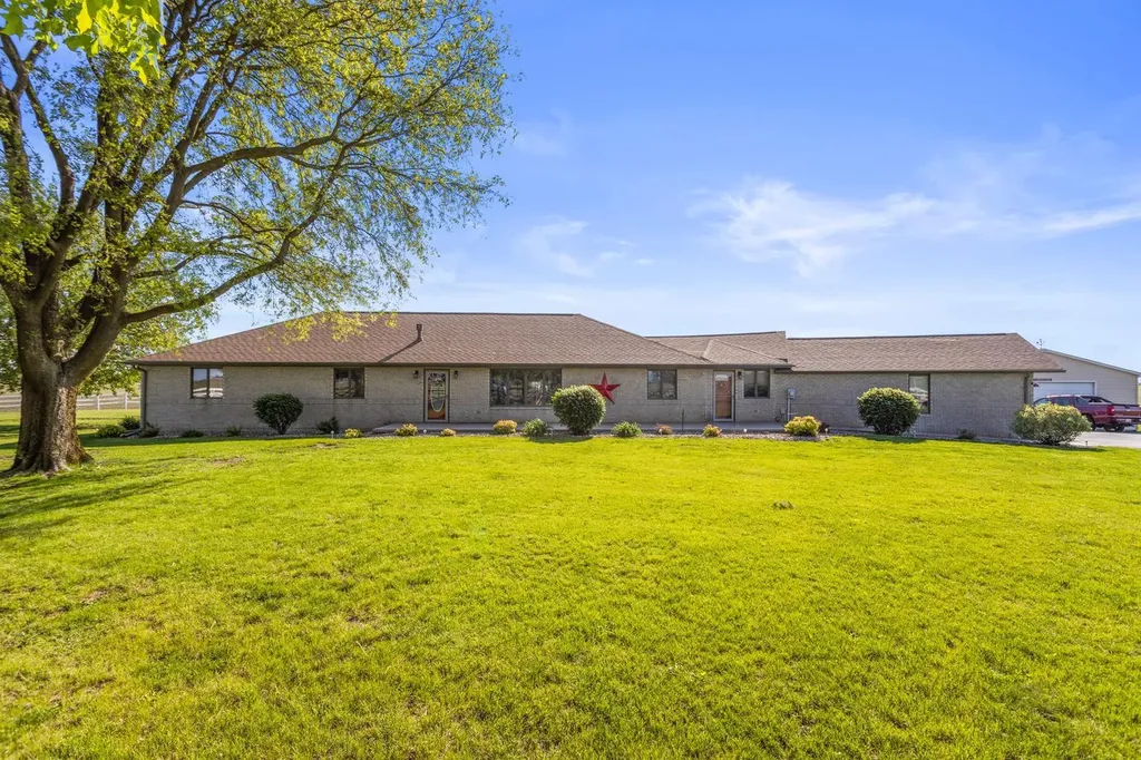 12317 North 1100 East Road Catlin IL 61817