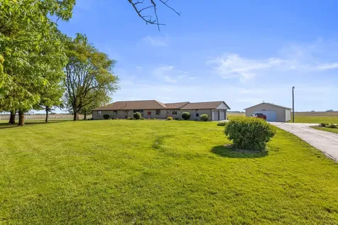 12317 North 1100 East Road Catlin IL 61817