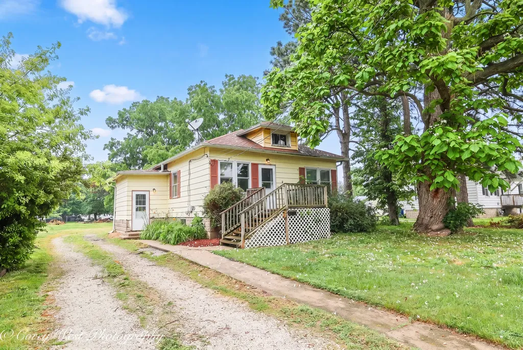 1515 Elmwood Avenue Dekalb IL 60115