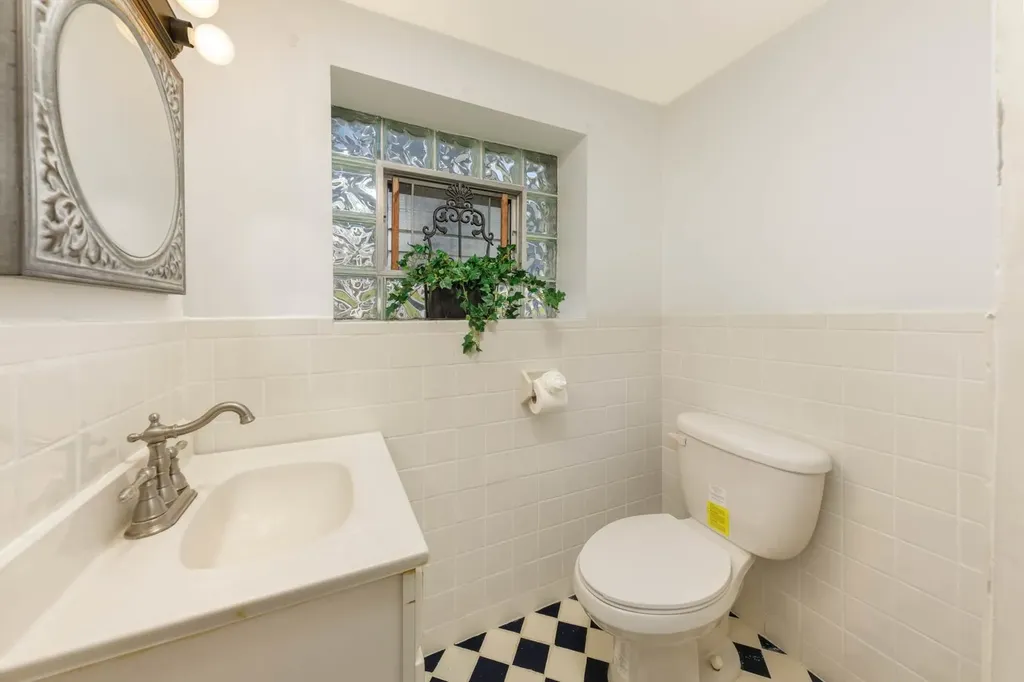 1403 East Lowden Avenue Wheaton IL 60189